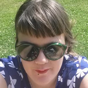 Meet your Posher, Hilary